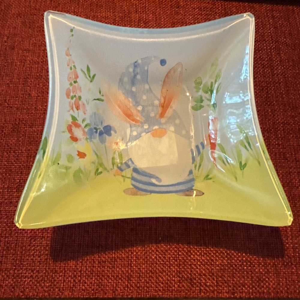 Madison Studio NY Candy / Trinket dish  Bunny Pattern 4.5"x 4.5"